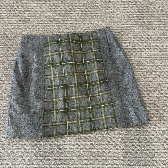 Banana Republic Dresses & Skirts - BANANA REPUBLIC Wool Gray Plaid mini skirt, NWT!